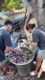 Recycling caps sorting