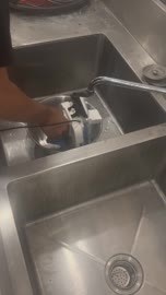 Dishwashing with grippers